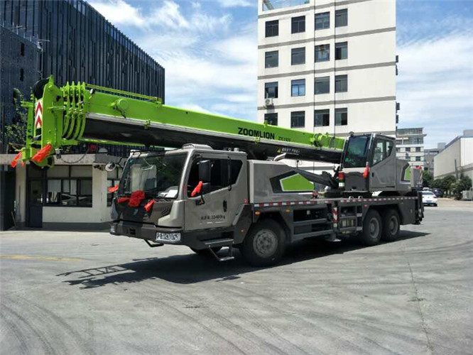 通渭县跨街广告牌的高空安装注意事项