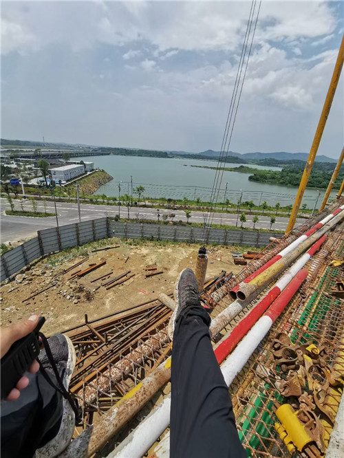 通渭县作业中发生设备损坏或人员意外，责任怎么划分？